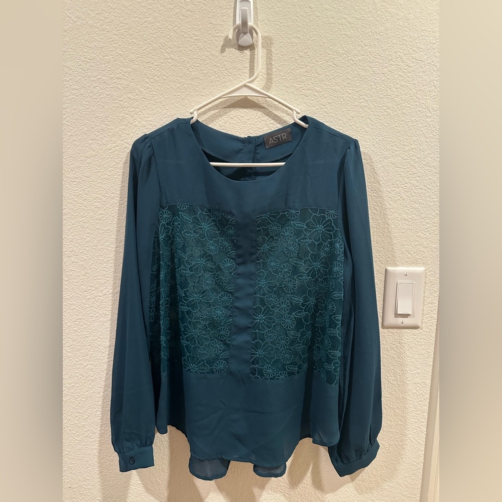 NWOT! ASTR Teal Long Sleeve Lace Blouse